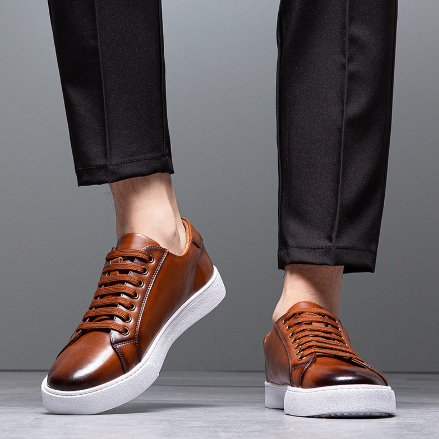 Atlas Low Top Sneakers